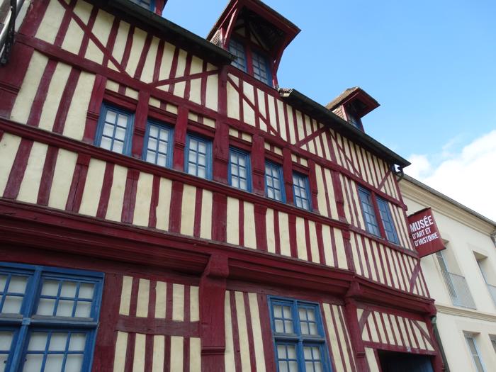 Musée D Art Et D Histoire De Lisieux SmartGuide: Découvrez la beauté de la Lisieux